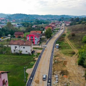 Шарговац: Почело асфалтирање тротоара