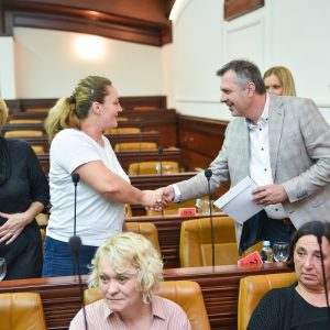 Бесплатни уџбеници за дјецу из хранитељских породица Бесплатни уџбеници за дјецу из хранитељских породица