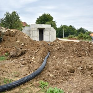 Рекавице добијају воду