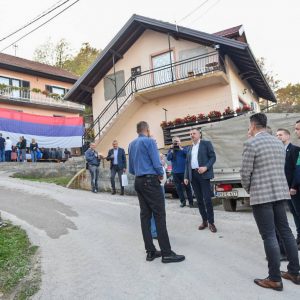 Лауш: Вода за 40 домаћинстава у Велебитској улици Лауш: Вода за 40 домаћинстава у Велебитској улици