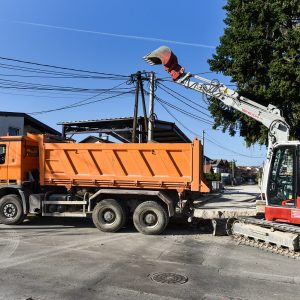 Петрићевац: Почела санација Купрешке улице Петрићевац: Почела санација Купрешке улице