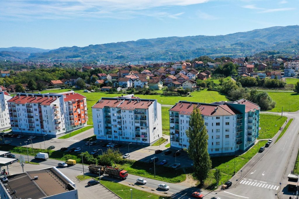  Тзв. борачке зграде у Ади (Фото архива)