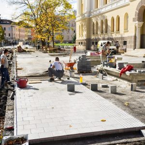 Почело поплочавање пјешачке зоне Почело поплочавање пјешачке зоне