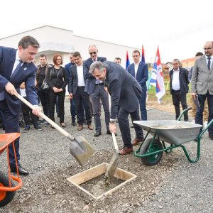 Петрићевац: Почела градња вртића и мјесне заједнице Петрићевац: Почела градња вртића и мјесне заједнице