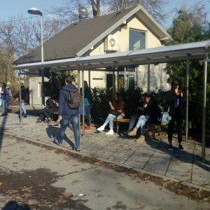 Нових 17 надстрешница на аутобуским стајалиштима