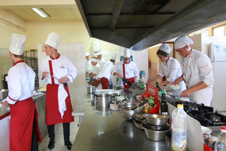  И наредне године, средства за опремање кабинета средњих стручних школа (Фото архива)