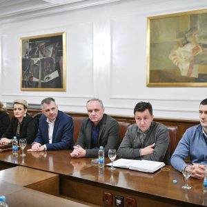 Бесплатан превоз за дјецу из хранитељских породица Бесплатан превоз за дјецу из хранитељских породица