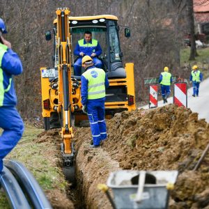 Стиже вода за 500 домаћинства у горњем дијелу Чесме Стиже вода за 500 домаћинства у горњем дијелу Чесме