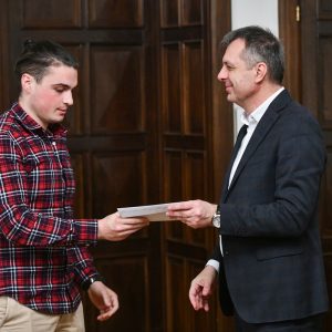 Уручене прве студентске стипендије Уручене прве студентске стипендије