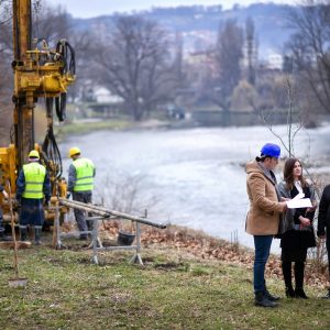 Почела геотехничка испитивања за нови мост у Доцу Почела геотехничка испитивања за нови мост у Доцу