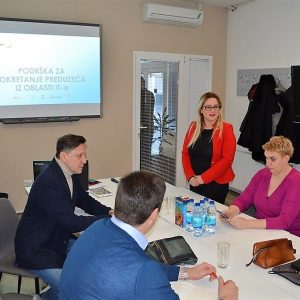 Обука за 100 младих који желе да оснују информатичку фирму