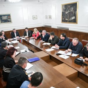 Штаб за ванредне ситуације: Наложен нови низ ограничења, затворени и угоститељски објекти Штаб за ванредне ситуације: Наложен нови низ ограничења, затворени и угоститељски објекти