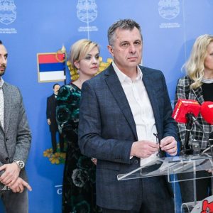 „Нисте сами“: Од сутра достава намирница старим и болесним „Нисте сами“: Од сутра достава намирница старим и болесним