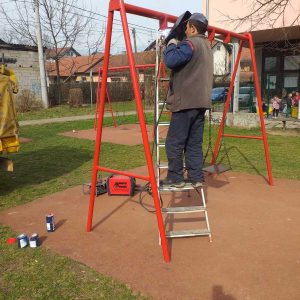 У току обнова дјечијих игралишта У току обнова дјечијих игралишта