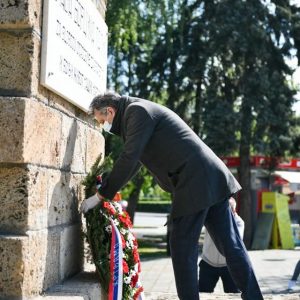 Položeni vijenci povodom Dana grada