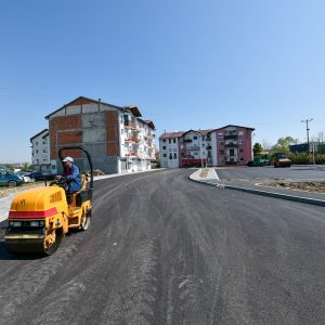 Лазарево: Асфалтиран пут до зграда у Улици Деспота Стефана