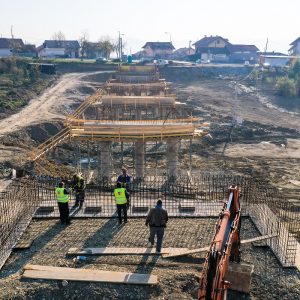 У инат епидемиолошкој кризи: Изградња пута преко “Воћњака” напредује добрим темпом