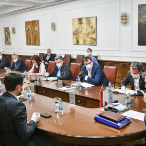 Штаб: Укинути градски карантини, и даље потребан велики опрез Штаб: Укинути градски карантини, и даље потребан велики опрез