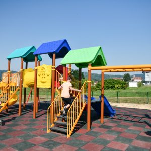 Ново дјечије игралиште у насељу Ада Ново дјечије игралиште у насељу Ада