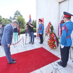 Положени вијенци поводом Дана устанка