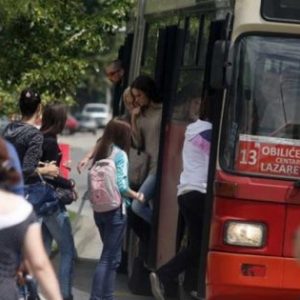 Besplatan prevoz: Poziv za đake i studente iz višečlanih porodica da podnesu zahtjev za elektronske karte