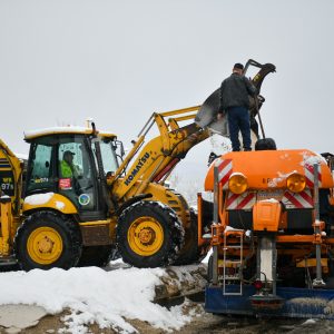 Због сњежних падавина службе прате стање и дјелују у складу са потребом Због сњежних падавина службе прате стање и дјелују у складу са потребом