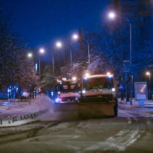 Зимска служба од синоћ на терену: Путеви проходни Зимска служба од синоћ на терену: Путеви проходни