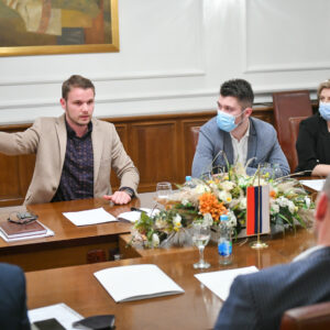 Градоначелник са директорима: Идемо у револуционарну реформу јавних установа и предузећа Градоначелник са директорима: Идемо у револуционарну реформу јавних установа и предузећа