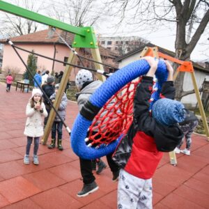 Поновљен тендер за игралиште у Мишином Хану Поновљен тендер за игралиште у Мишином Хану