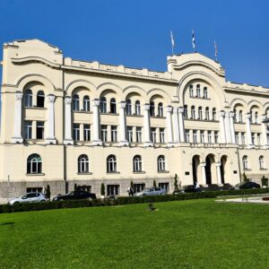 Градска управа неће радити 1. и 2. маја, организовано дежурство матичара