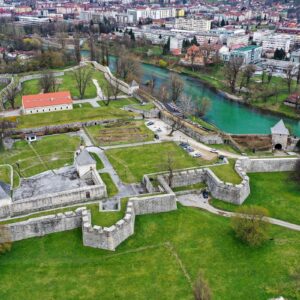 Grad ljetnom pozornicom oživljava Kastel Grad ljetnom pozornicom oživljava Kastel