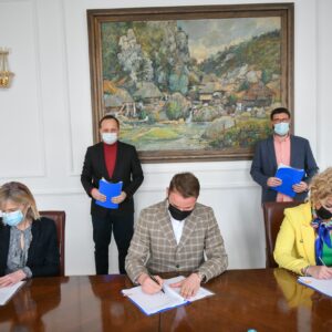 Потписан уговор за наставак пројекта јачања породица Потписан уговор за наставак пројекта јачања породица