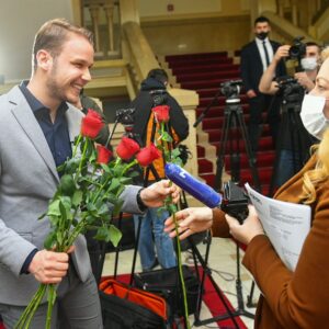 Руже за новинарке и раднице у Градској управи Руже за новинарке и раднице у Градској управи