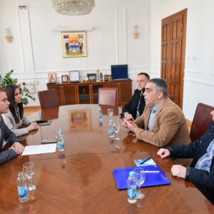 Градоначелник разговарао са представницима синдиката управе
