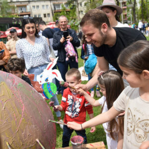 Креативност и традиција: Малишани фарбали јаја у Парку „Петар Кочић“ Креативност и традиција: Малишани фарбали јаја у Парку „Петар Кочић“