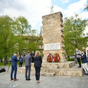 Положени вијенци херојима Бање Луке