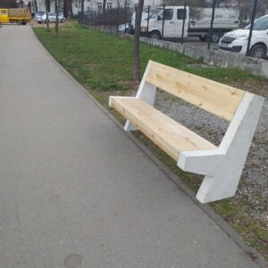 Обнова комуналне опреме: Нове клупе у Мотикама