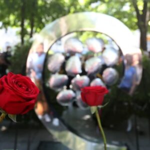 Тужна годишњица: 29 година од страдања 12 беба у Клиничком центру Тужна годишњица: 29 година од страдања 12 беба у Клиничком центру