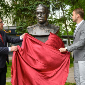 Свечано откривена биста маршалу Георгију Жукову