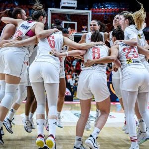 Градоначелник честитао златним кошаркашицама: Бања Лука и Република Српска су поносне на ваш успјех Градоначелник честитао златним кошаркашицама: Бања Лука и Република Српска су поносне на ваш успјех