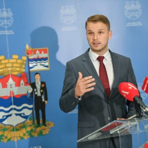 Градоначелник: Србија ће подржати градњу школе у Ади са 2,2 милиона евра