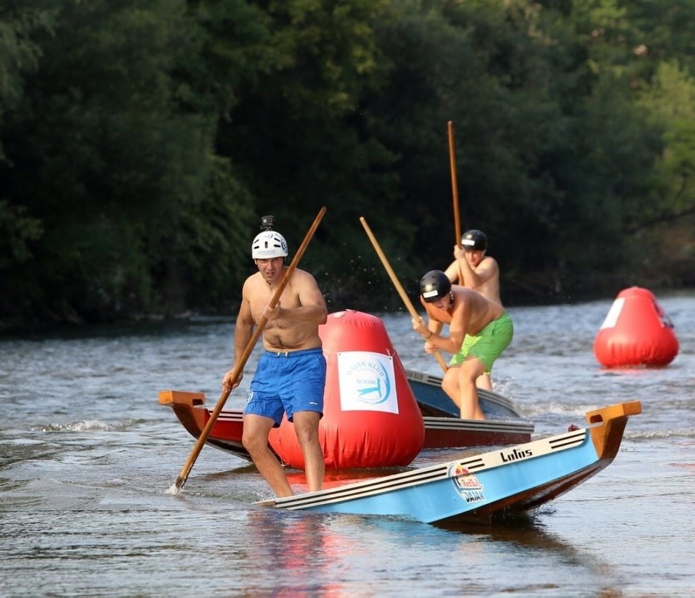  Фото: Дајак клуб