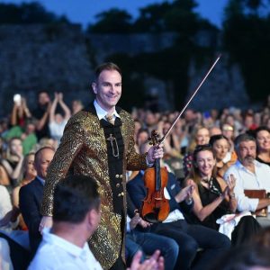 Почео „Бања Лука Фест“: Маестралан концерт Стефана Миленковића Почео „Бања Лука Фест“: Маестралан концерт Стефана Миленковића