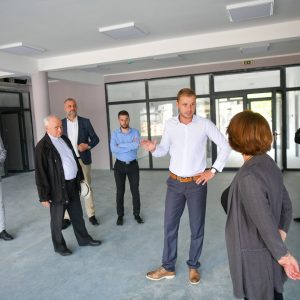 Градоначелник обишао градњу новог вртића у насељу Петрићевац Градоначелник обишао градњу новог вртића у насељу Петрићевац