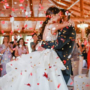 Шездесет одсто парова у брачне воде упловљава током љета Шездесет одсто парова у брачне воде упловљава током љета