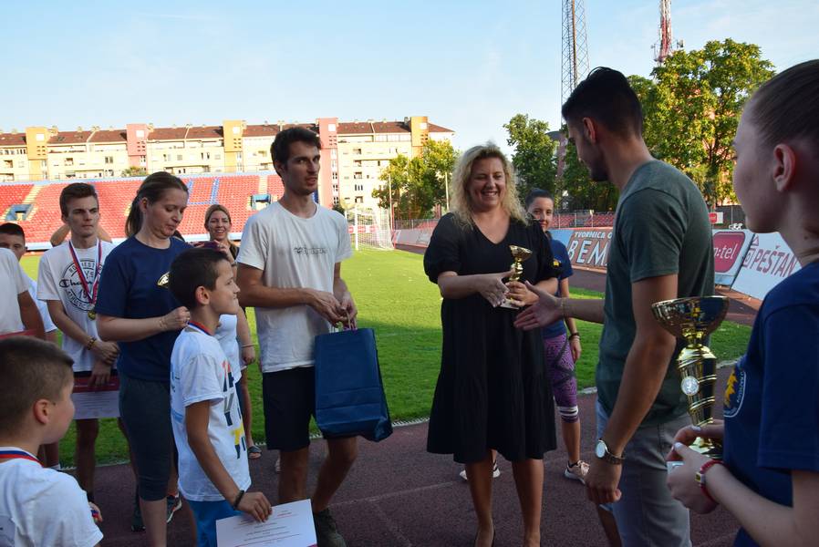  Уступљена фотографија