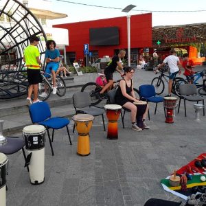 Настављају се активности испред говорнице на Тргу Крајине Настављају се активности испред говорнице на Тргу Крајине