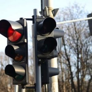 У току радови на отклањању квара на семафору код Народног позоришта РС У току радови на отклањању квара на семафору код Народног позоришта РС