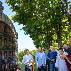 Служени парастоси палим борцима у Пискавици, Первану и Колима Служени парастоси палим борцима у Пискавици, Первану и Колима