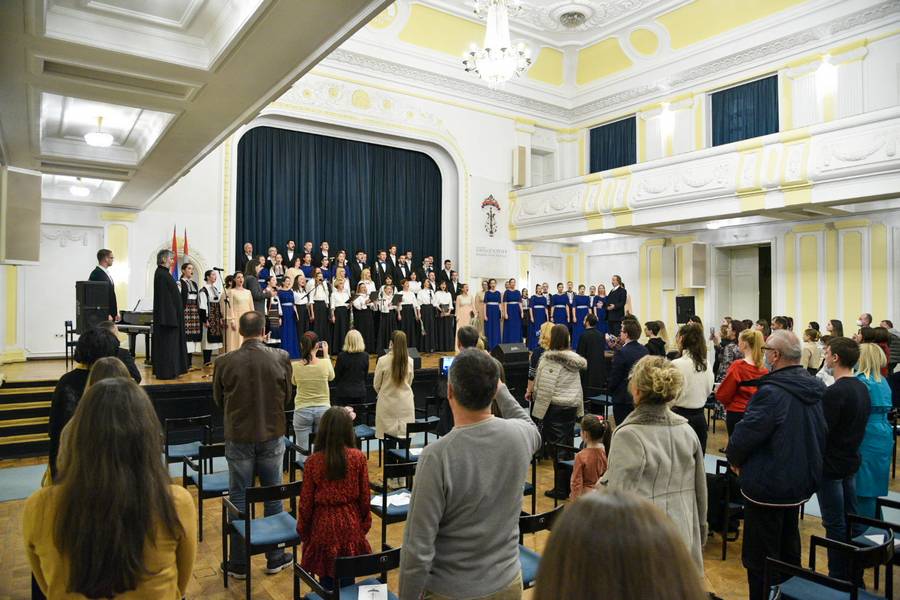  Фото архива